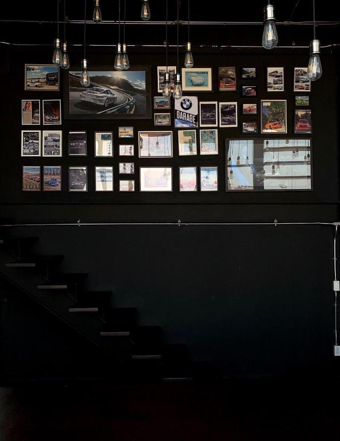 The Local Ari Hostel Bangkok Exterior photo