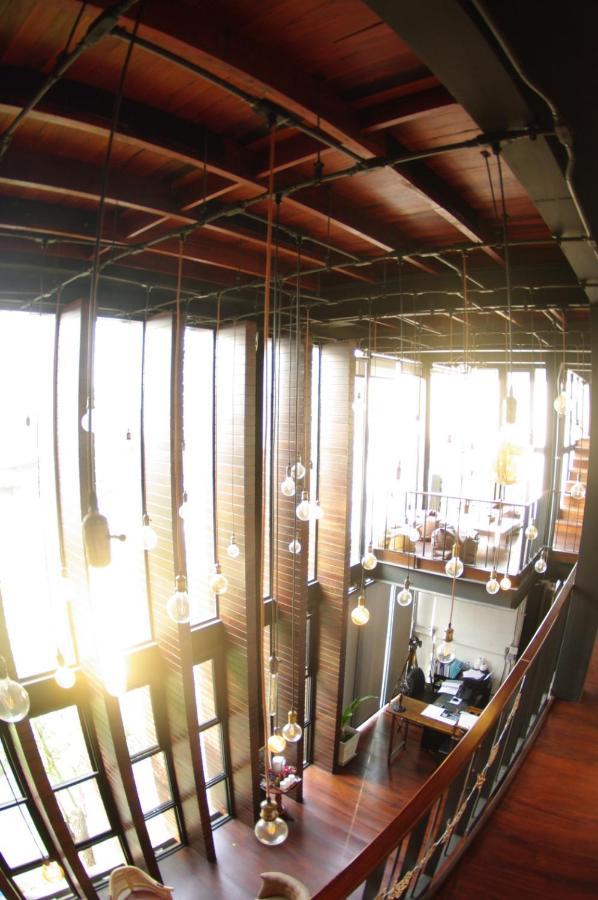 The Local Ari Hostel Bangkok Exterior photo