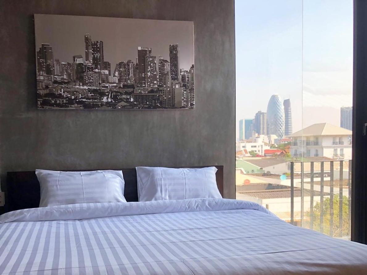 The Local Ari Hostel Bangkok Exterior photo