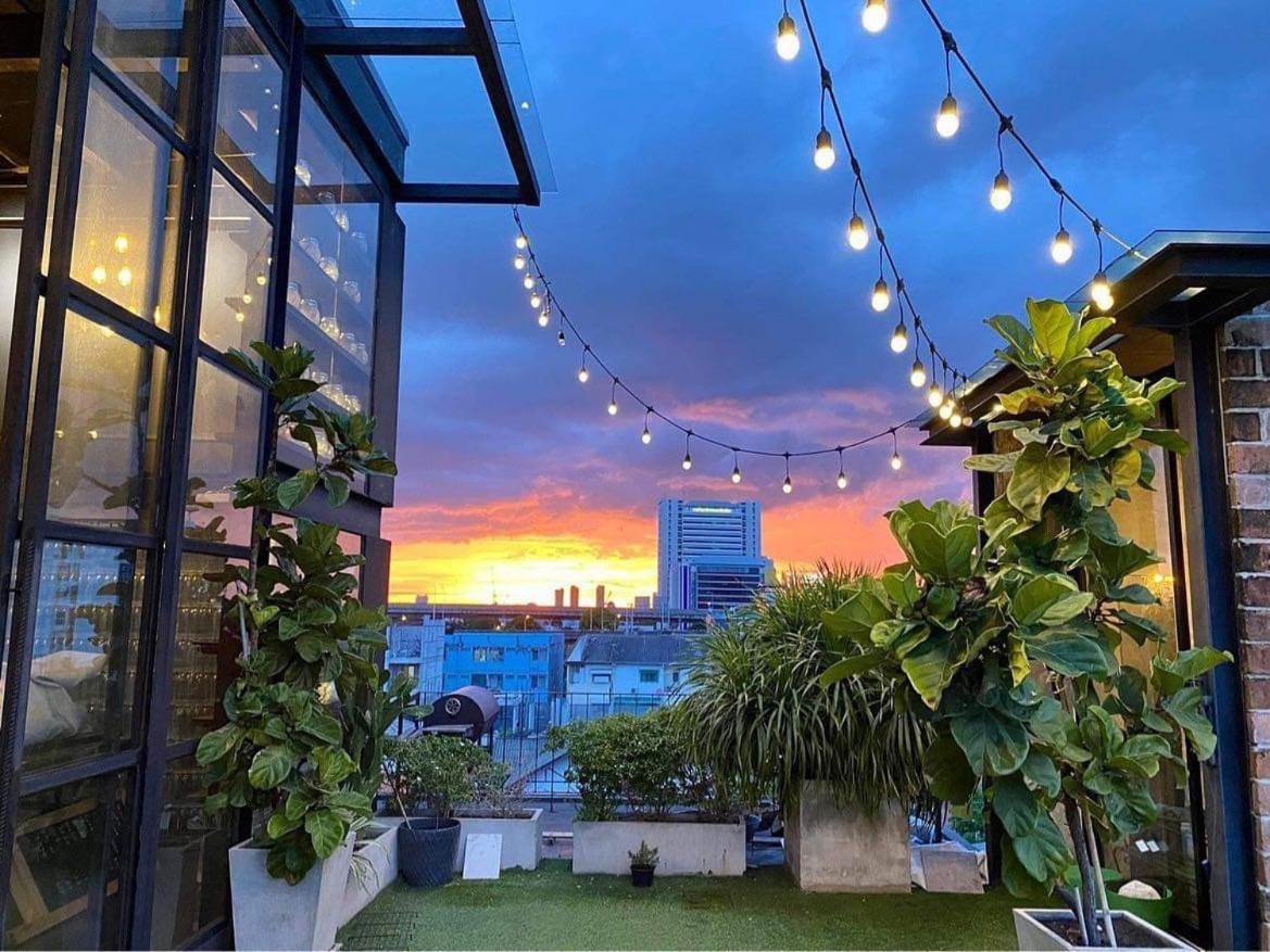 The Local Ari Hostel Bangkok Exterior photo