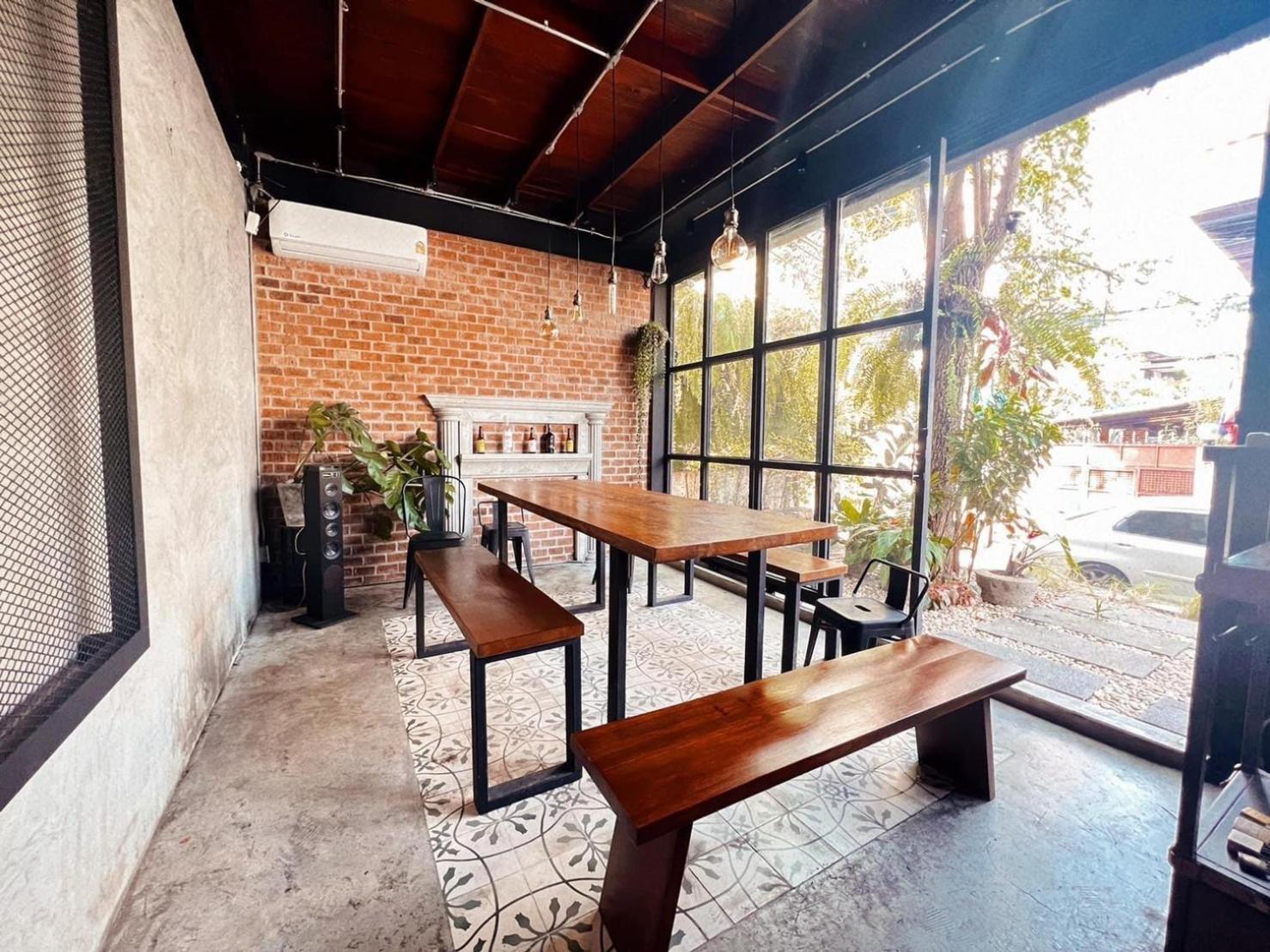 The Local Ari Hostel Bangkok Exterior photo